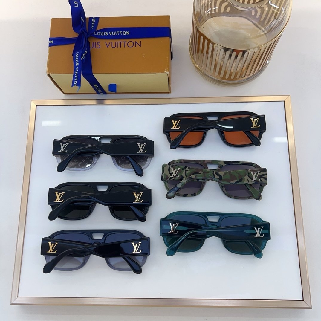 001 Louis Vuitton Sunglasses - Image 1