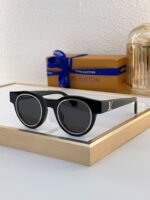 Louis Vuitton Sunglasses - Image 3