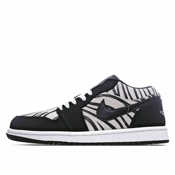 Air Jordan 1 Low GS ‘Zebra-