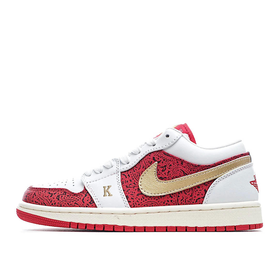 i39d25853affd292c26cebc8b8893a2c5.webp Air Jordan 1 Low SE ‘Spades- - Image 1