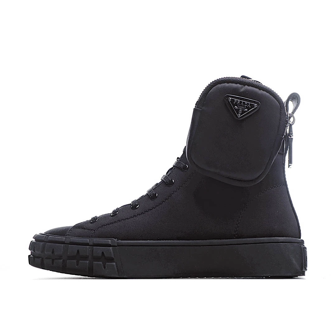 i5ca474902c83428d956f41da48a39504.webp PRADA Monolith Sneakers - Image 1