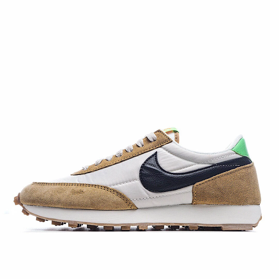 idd2f2964a83d01da1eae00a17e9343e6.webp Nike Wmns Daybreak ‘Wheat- - Image 1
