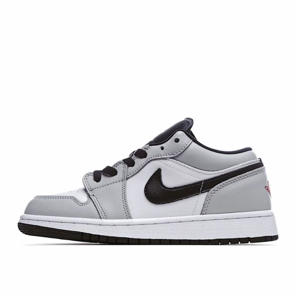 Air Jordan 1 Low GS ‘Light Smoke Grey-