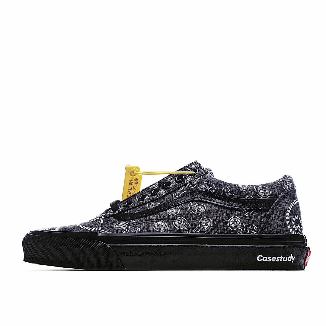 iead6e68b89f51b7d8aef6230f731072c.webp Casestudy x Vans Vault Bandana 2020 Sneakers - Image 1